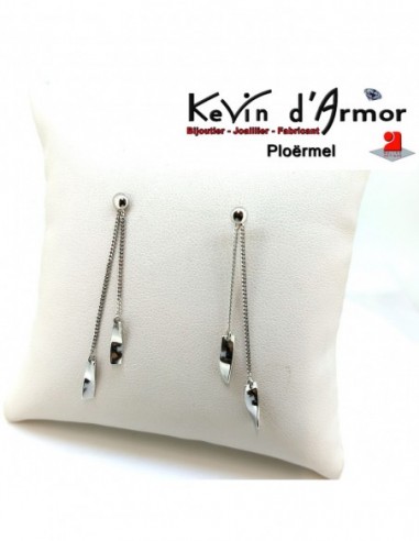 Boucles d'oreilles torsadées