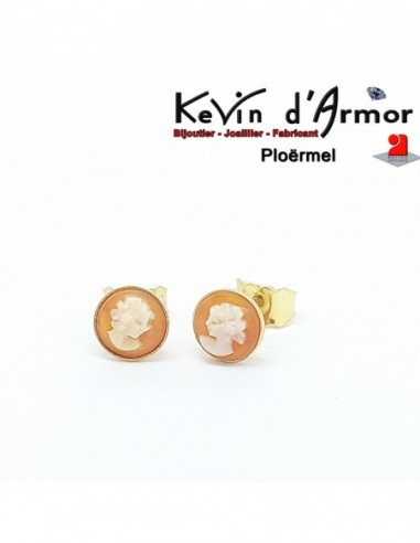 Camées en boucles d'oreilles